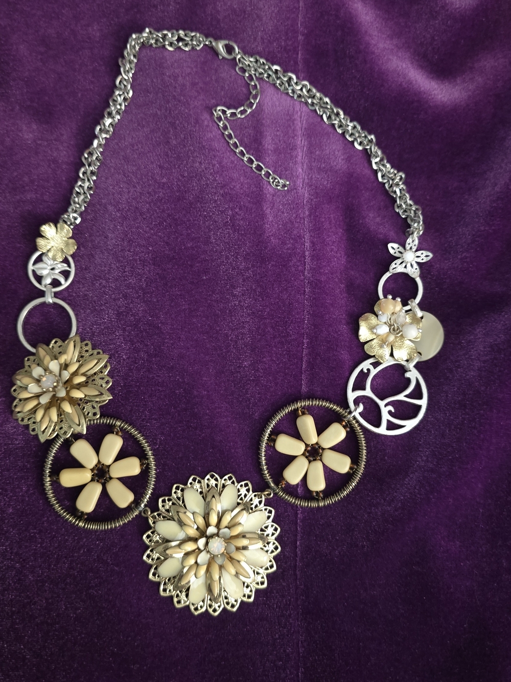 Women's Beige Floral Statement Necklace
